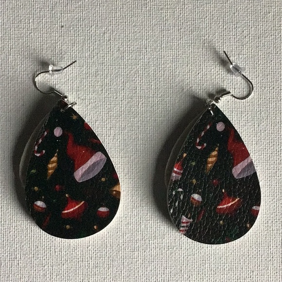 Gnome Dangle Earrings - Picture 4 of 5